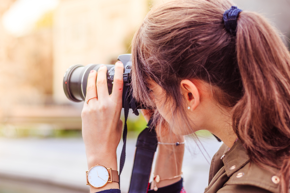 Top Photography Tips for Capturing Unforgettable Yearbook Moments